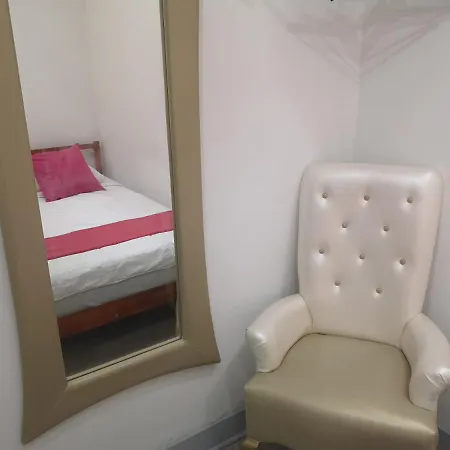 Apartamento Downtown Garden Terrace , Only One House Up To 21pax
